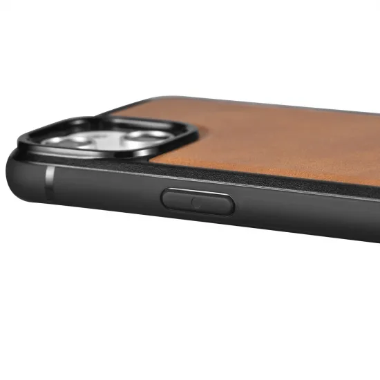 iCarer Leather Oil Wax case covered with natural leather for iPhone 14 Pro brown (WMI14220718-TN)