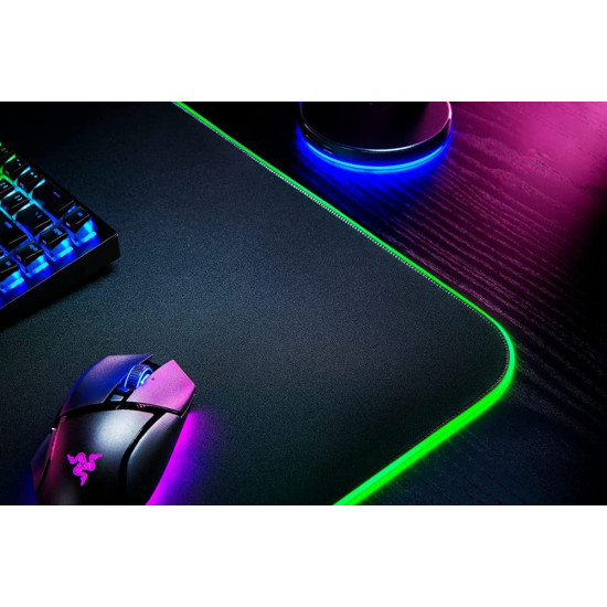 Razer GOLIATHUS CHROMA 3XL - Gaming Mousepad - RGB - Soft, Cloth Material - Balanced Control & Speed