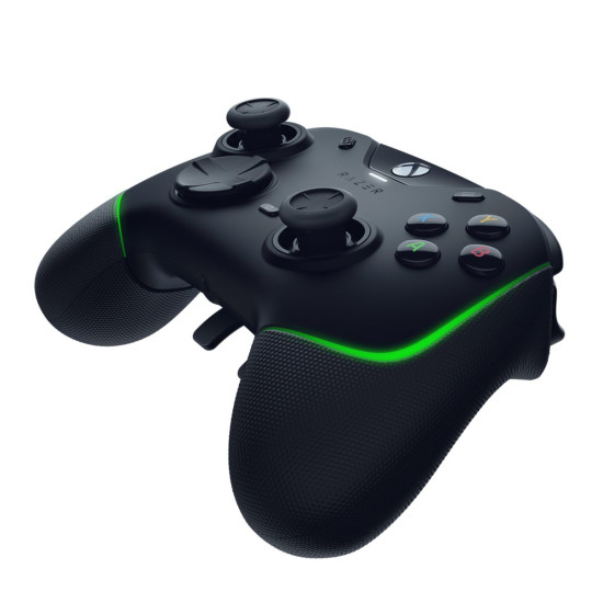 Razer WOLVERINE V2 CHROMA Black XBOX X/S & PC - Wired Gaming Controller